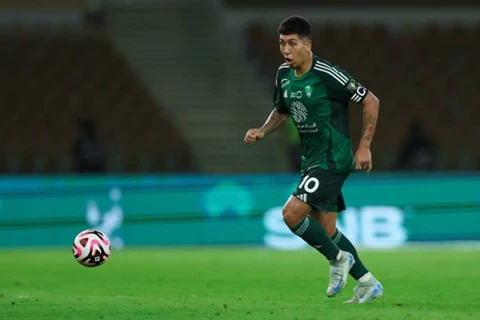 الرياضية: أهلي جدة يتجه لرفع فيرمينو من قائمة الفريق المحلية